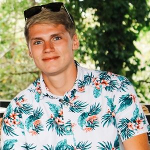 Meet your Posher, Eric